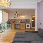 Colorful 2Bdr Apartment In The City Center